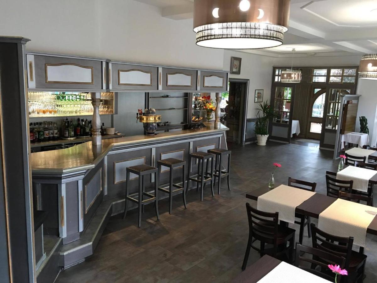 Hotel Restaurant Le Bristol نيديربرون ليه باينس المظهر الخارجي الصورة