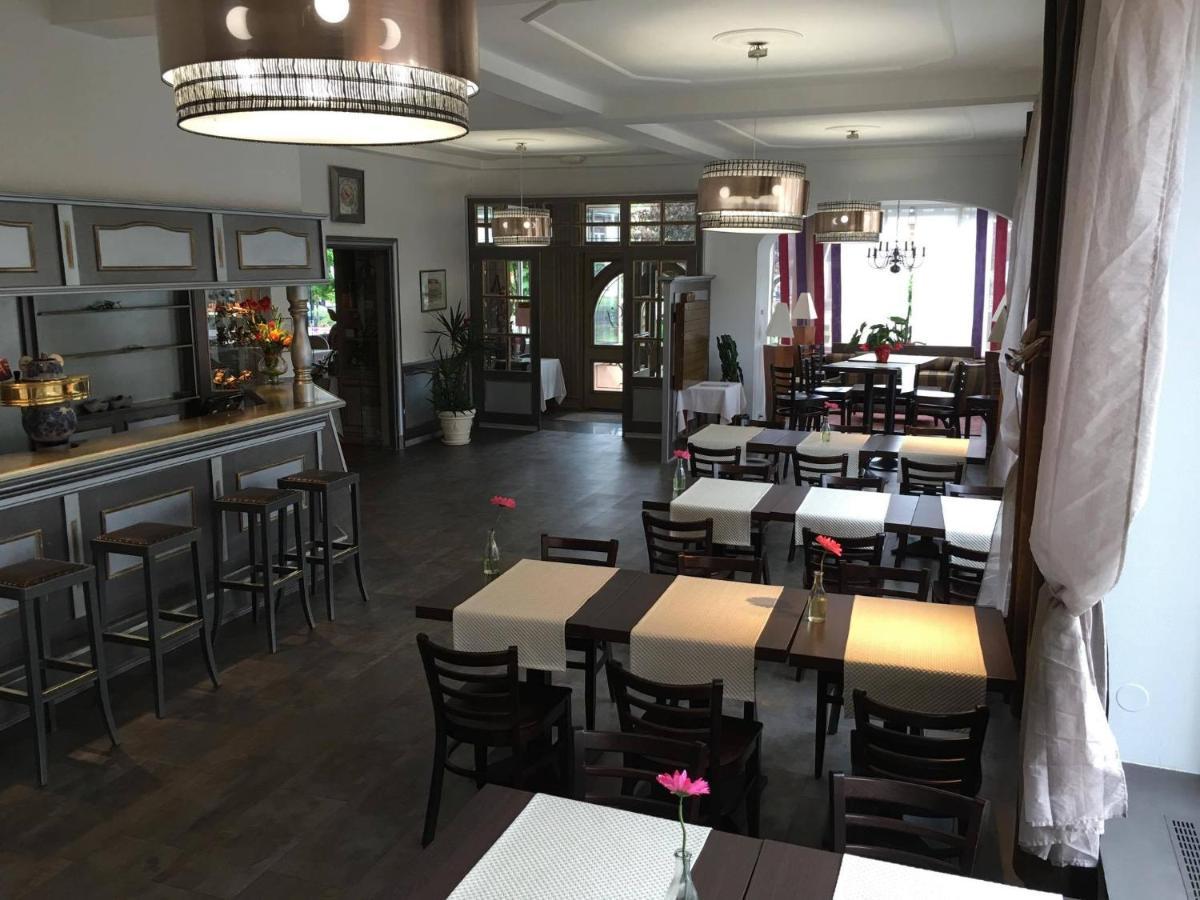 Hotel Restaurant Le Bristol نيديربرون ليه باينس المظهر الخارجي الصورة